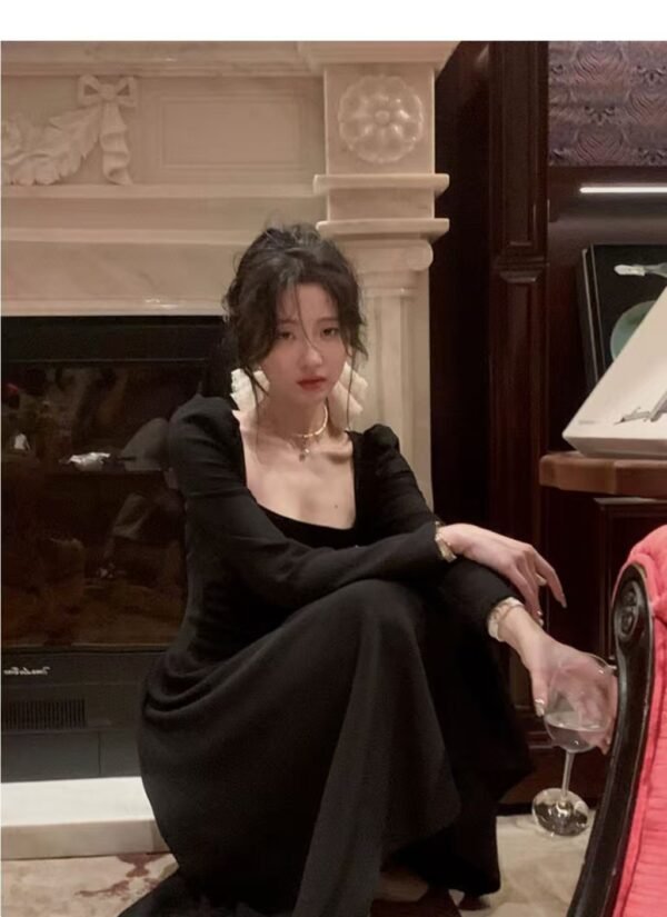 16053#Timeless Black Square-Neck Midi Dress — Long-Sleeve Fit-and-Flare Elegant Gown