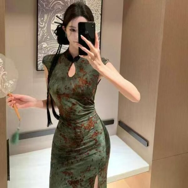 16065#Dark Green Floral Qipao — Short-Sleeve Slim-Fit Long Cheongsam with Side Slit