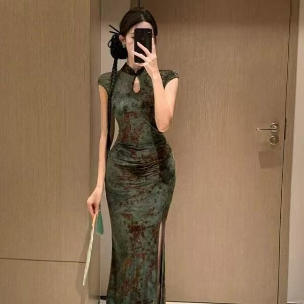 16065#Dark Green Floral Qipao — Short-Sleeve Slim-Fit Long Cheongsam with Side Slit