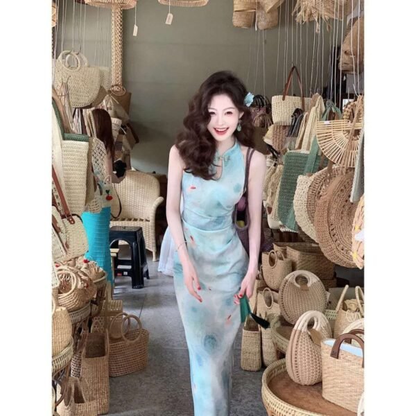 16029#Light Blue Floral Qipao — Modern Sleeveless Cheongsam with Shawl