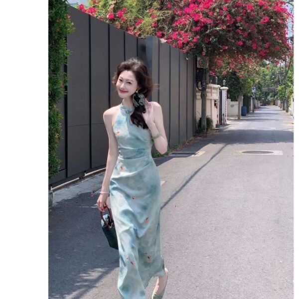 16029#Light Blue Floral Qipao — Modern Sleeveless Cheongsam with Shawl